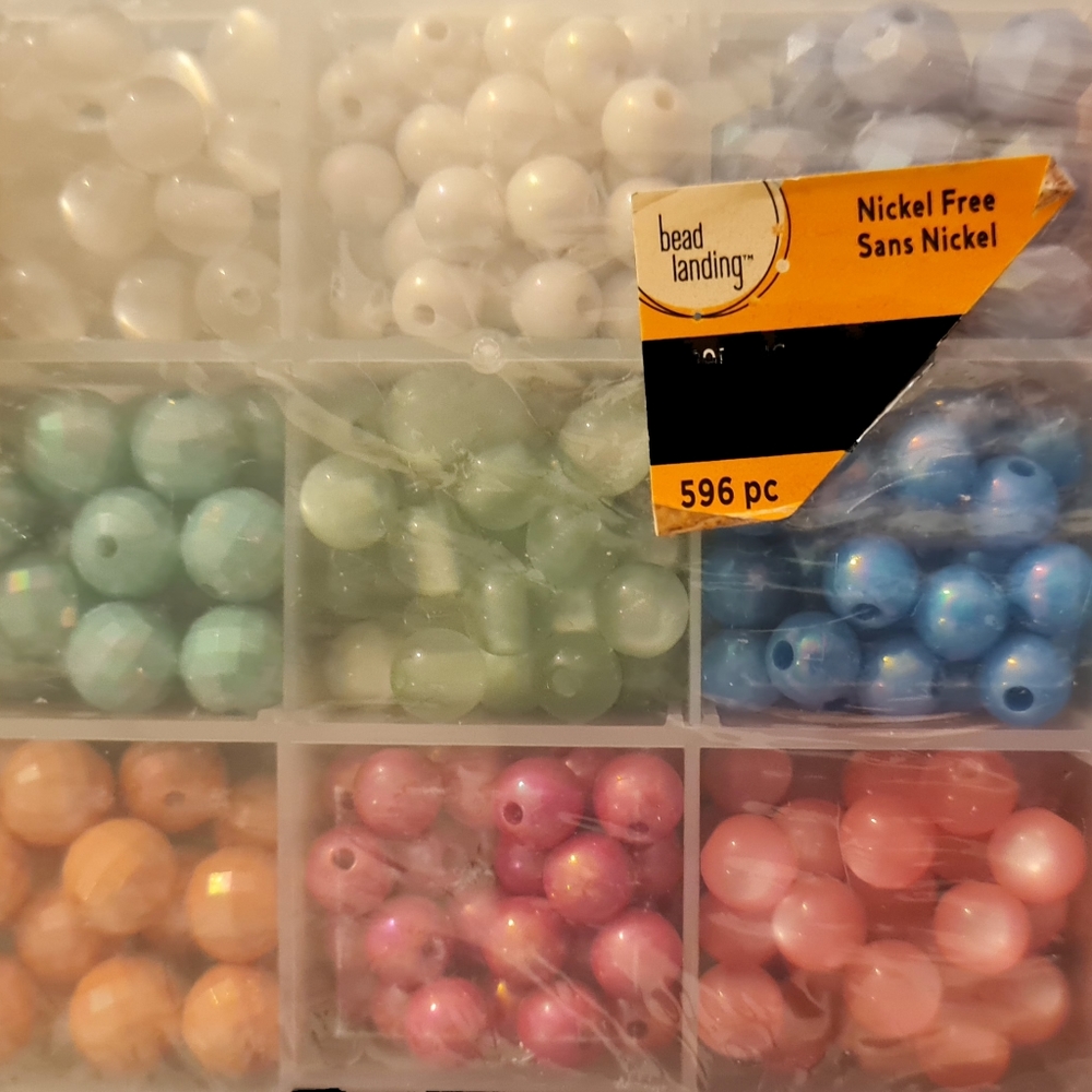 596 bead set cats eye, pearl , gold mix